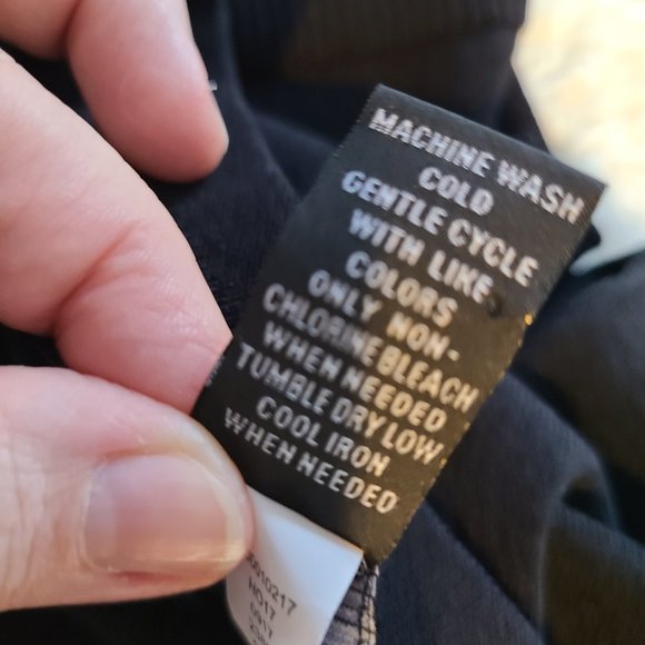 INC Black Sweater with Pink Embroidered Flower Sleeve Detail GUC 3X - Picture 8 of 8